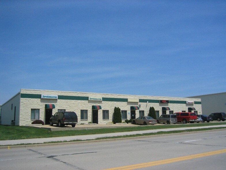 1712 E Hamilton Rd, Bloomington, IL for lease - Primary Photo - Image 1 of 8