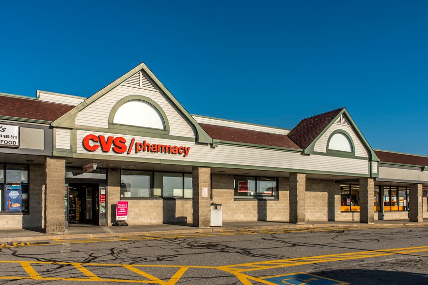 4171 N Main St, Fall River, MA for lease - Building Photo - Image 3 of 9