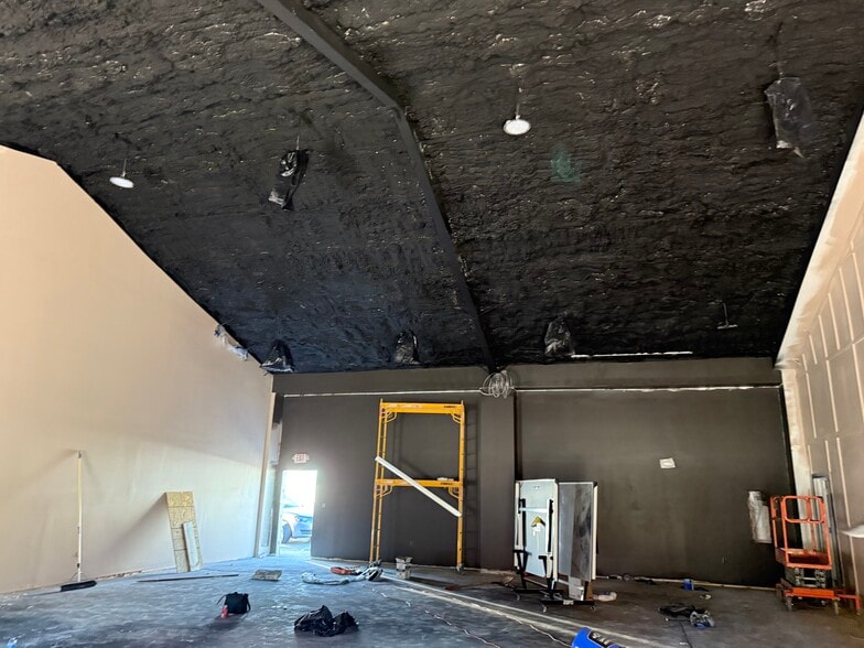 8187 Valley Falls Rd, Spartanburg, SC for sale - Interior Photo - Image 2 of 3