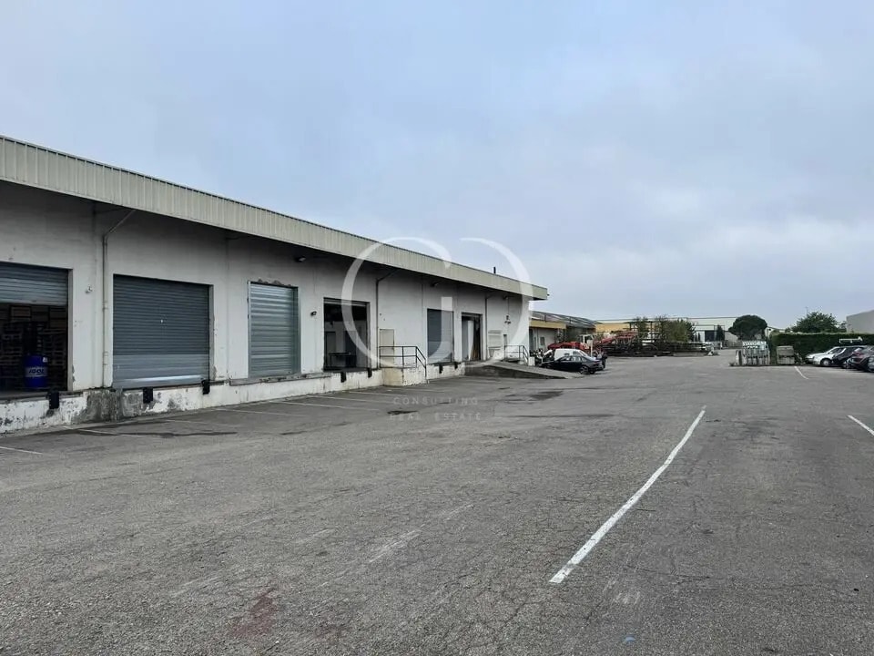 Industrial in Genas for lease Building Photo- Image 1 of 9