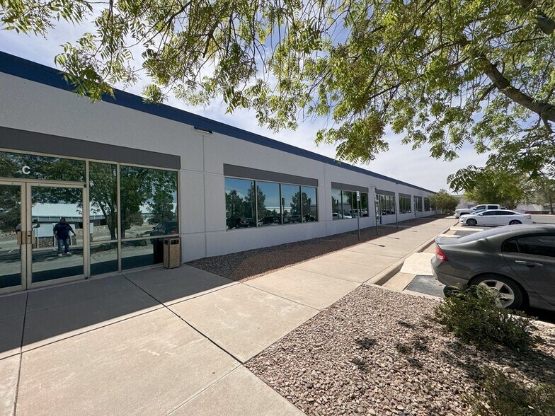 32 Celerity Wagon St, El Paso, TX for lease - Building Photo - Image 3 of 6