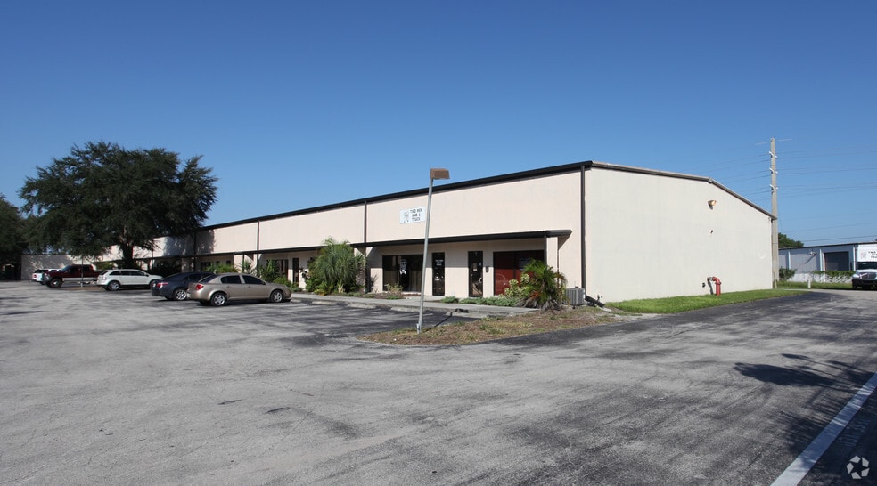 58765896 Enterprise Pky, Fort Myers, FL 33905