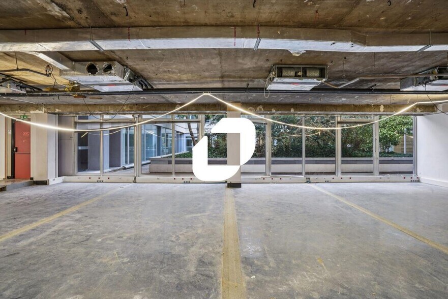 Office in Paris for sale - Interior Photo - Image 2 of 14