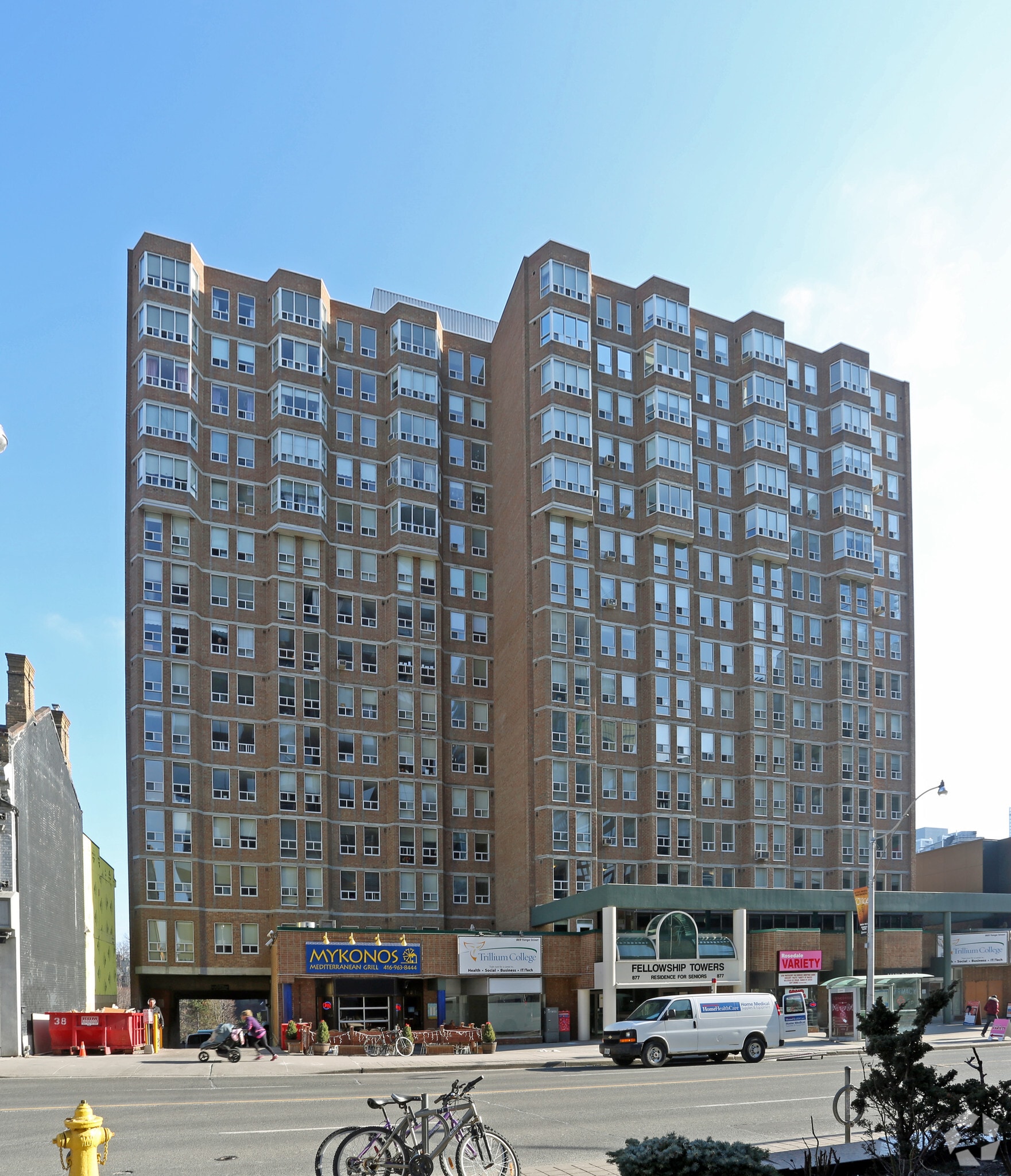 877 Yonge St, Toronto, ON for sale Primary Photo- Image 1 of 1