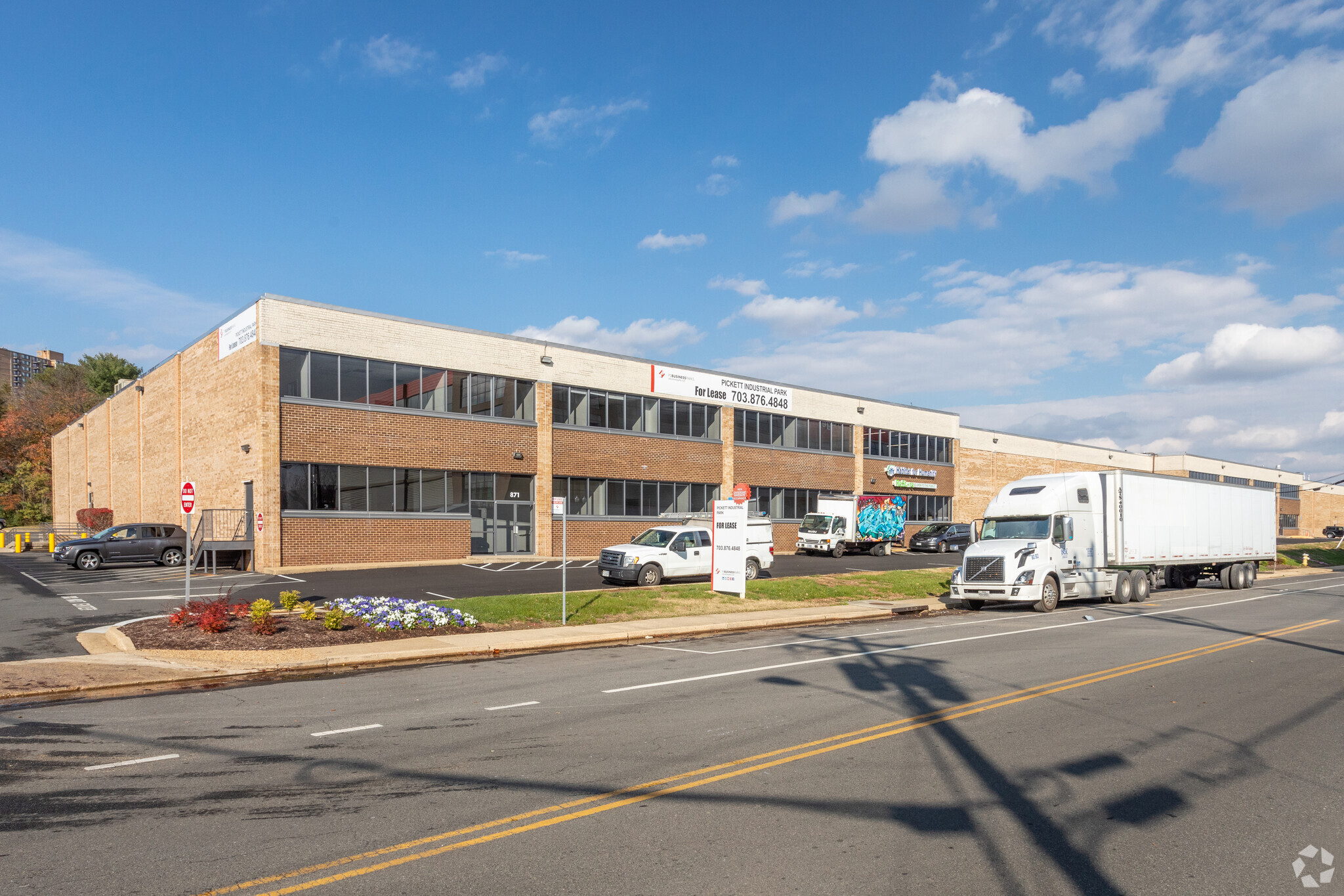 841-881 S Pickett St, Alexandria, VA for lease Building Photo- Image 1 of 8