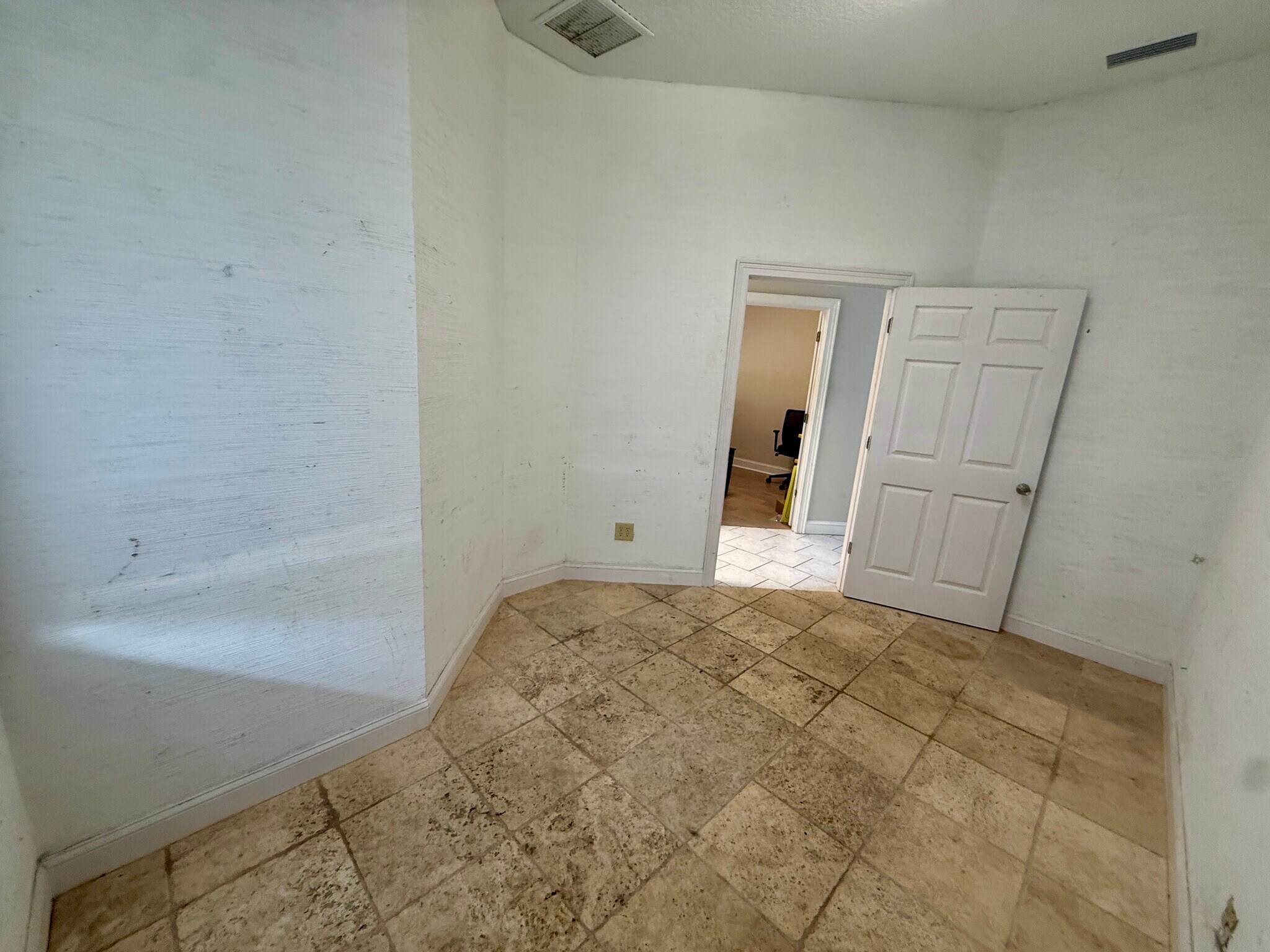 5174 First Coast Hwy, Fernandina Beach, FL for lease Interior Photo- Image 1 of 27