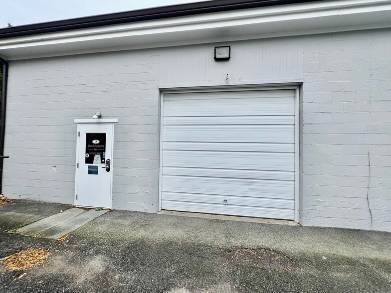 19 JT Connell Hwy, Newport, RI for lease - Building Photo - Image 2 of 9