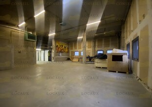 Flex in Villeneuve-la-Garenne for lease Interior Photo- Image 2 of 13