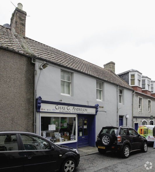 5-7 Ladywynd, Cupar for sale - Building Photo - Image 3 of 4