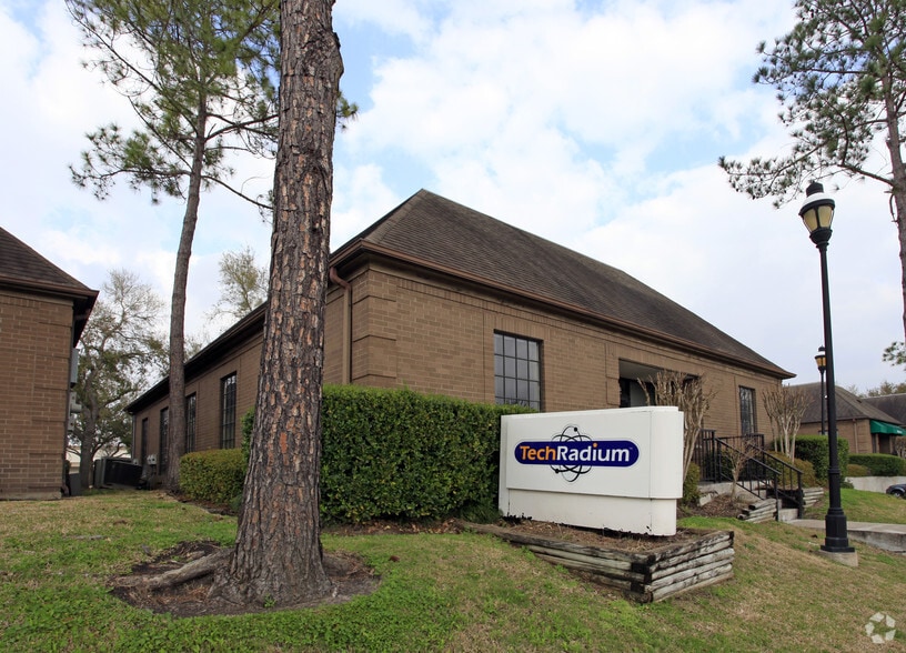 14015 Southwest Fwy, Sugar Land, TX for lease - Building Photo - Image 3 of 5