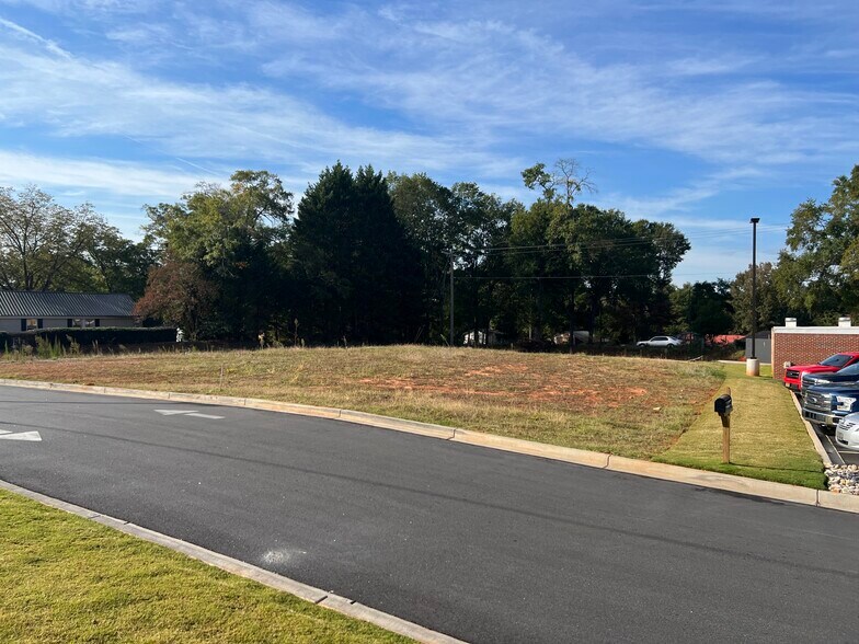 1481-1483 Boiling Springs Rd, Spartanburg, SC for sale - Primary Photo - Image 1 of 1