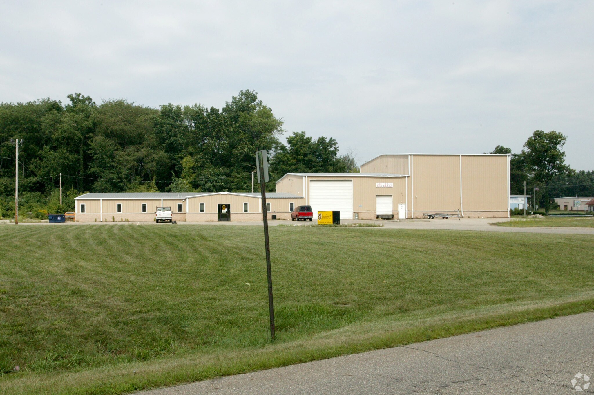 1009 Industrial Blvd, Albion, MI for sale Primary Photo- Image 1 of 1