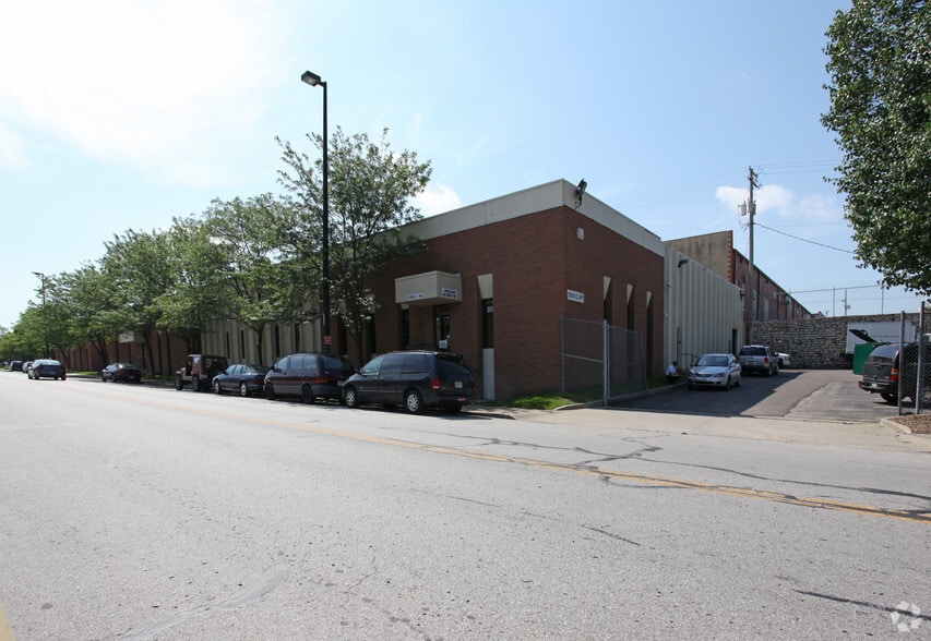 1225-1301 E 18th St, Kansas City, MO for sale - Building Photo - Image 3 of 5