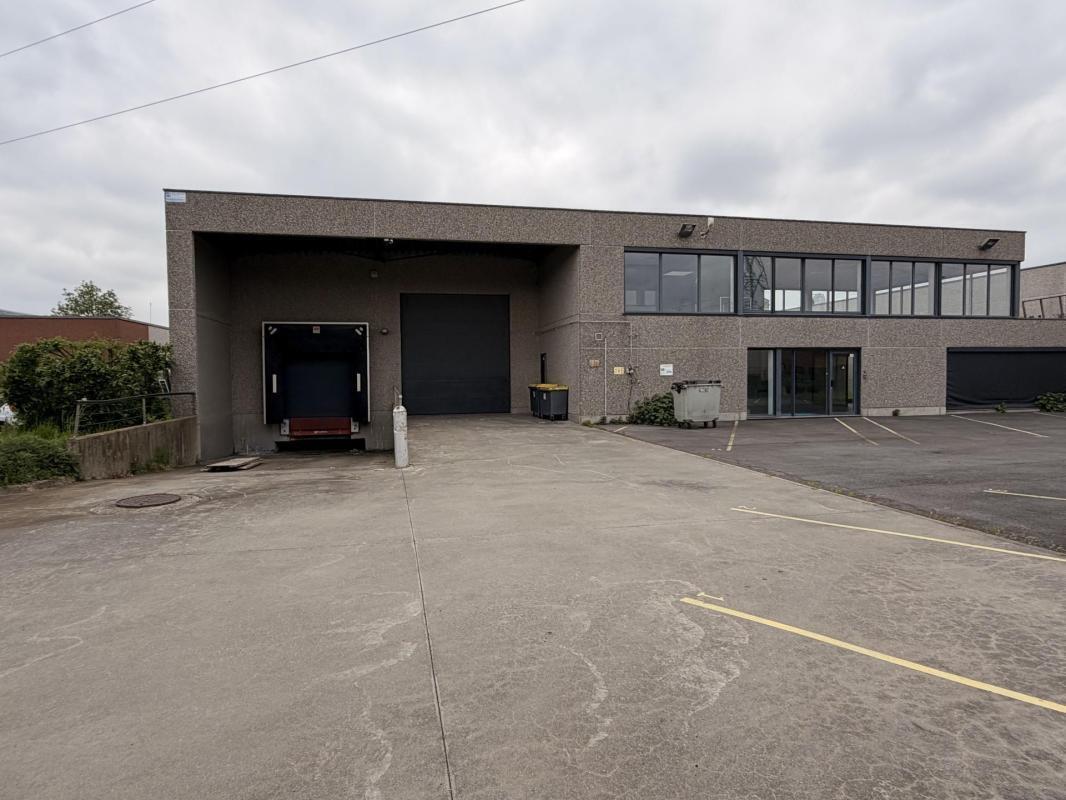 Flex in Bondues for lease Building Photo- Image 1 of 8