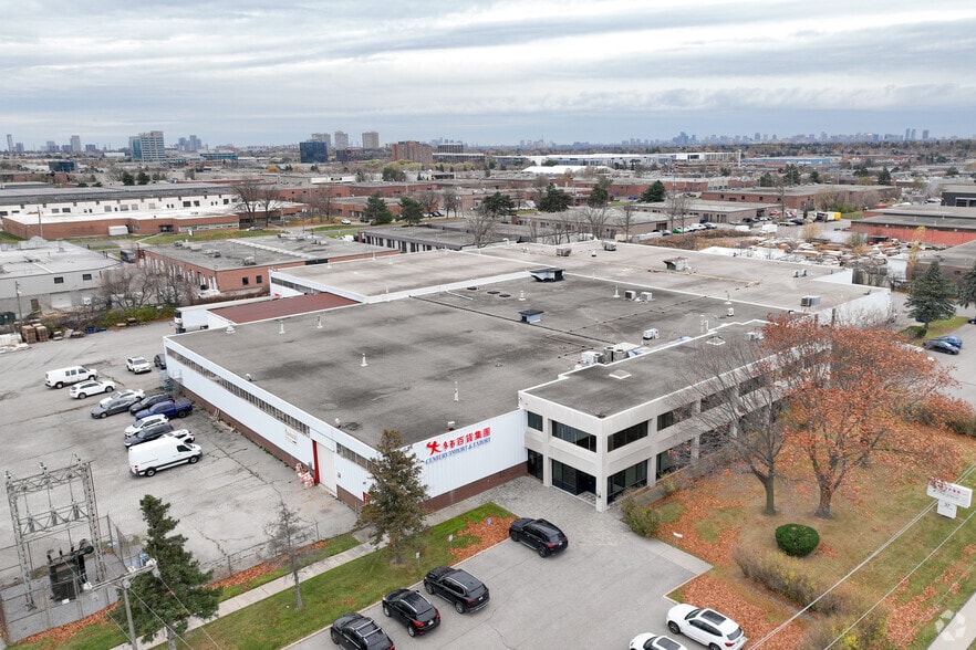 37 Esna Park Dr, Markham, ON for sale - Primary Photo - Image 1 of 1