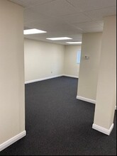 2141 Main St, Dunedin, FL for lease Interior Photo- Image 2 of 5