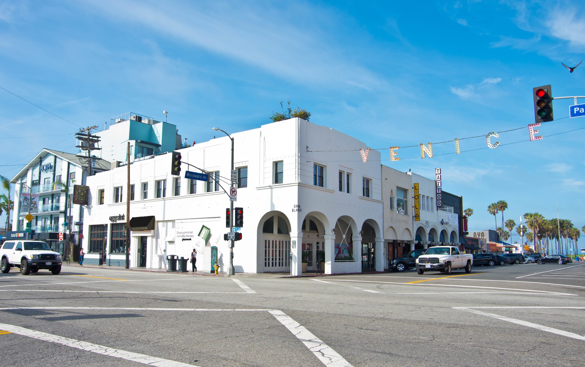 80 Windward Ave, Venice, CA for lease Primary Photo- Image 1 of 7