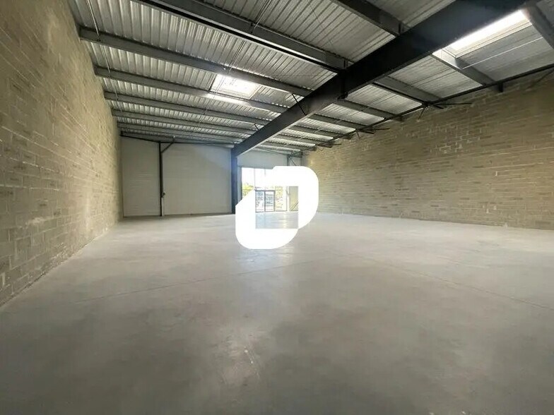 Flex in La Teste-de-Buch for lease - Interior Photo - Image 3 of 5