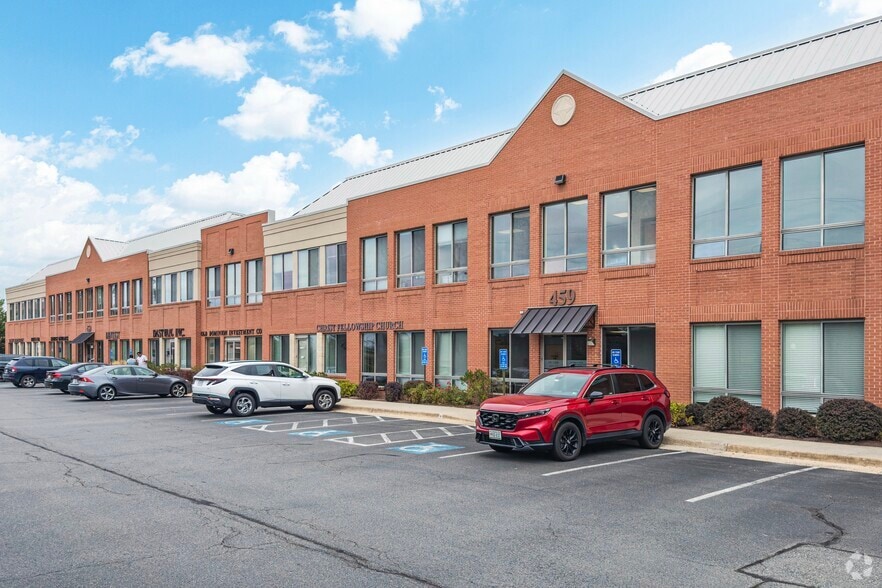 459 Herndon Pky, Herndon, VA for lease - Building Photo - Image 3 of 4