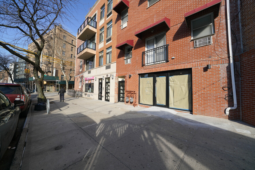 3005 Newtown Ave, Astoria, NY for sale - Primary Photo - Image 1 of 1