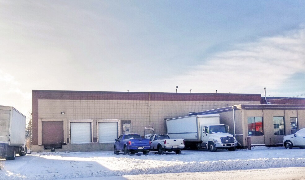 15845 112th Ave NW, Edmonton, AB for lease - Building Photo - Image 2 of 8