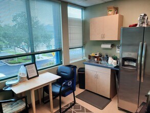 2415 University Pky, Sarasota, FL for lease Interior Photo- Image 2 of 3