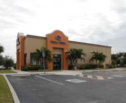 11290 Summerlin Square Dr, Fort Myers FL - Drive Through Restaurant