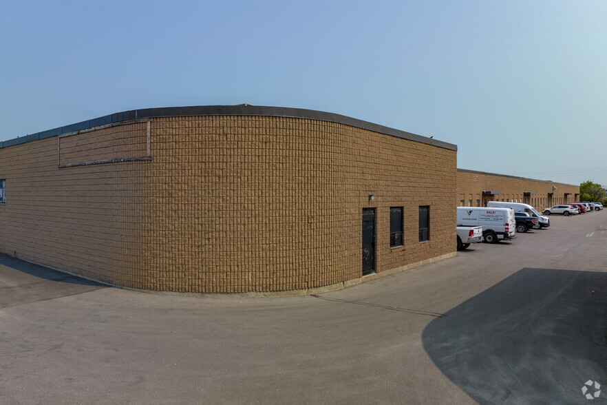 14 Strathearn Ave, Brampton, ON for lease - Building Photo - Image 2 of 5