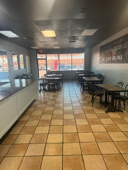 6135-6145 W Sahara Ave, Las Vegas, NV for lease - Building Photo - Image 2 of 30