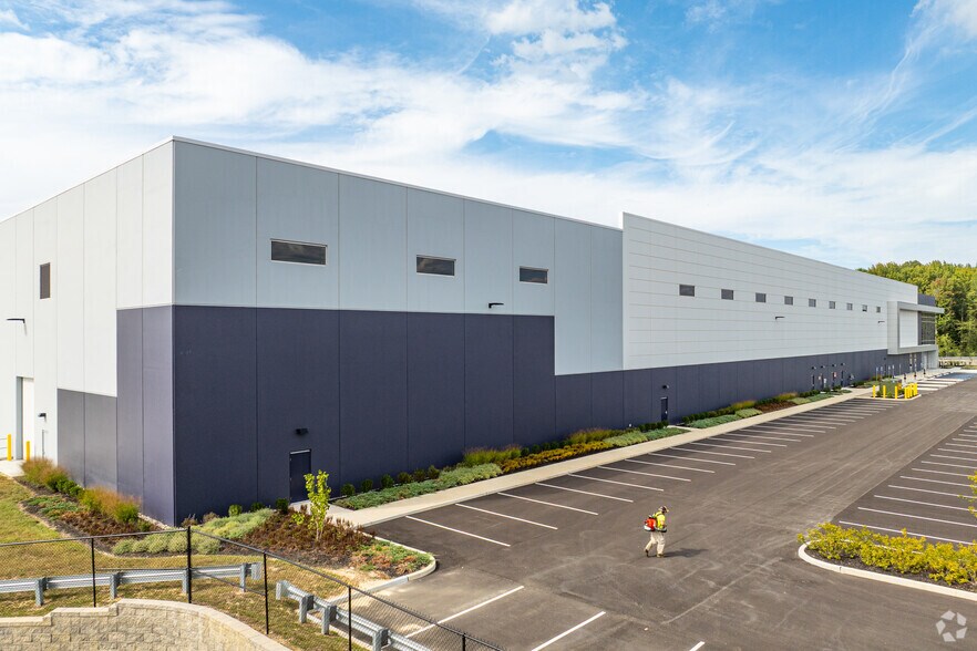 1 Forest Ln, Carneys Point Township, NJ for sale - Building Photo - Image 3 of 11