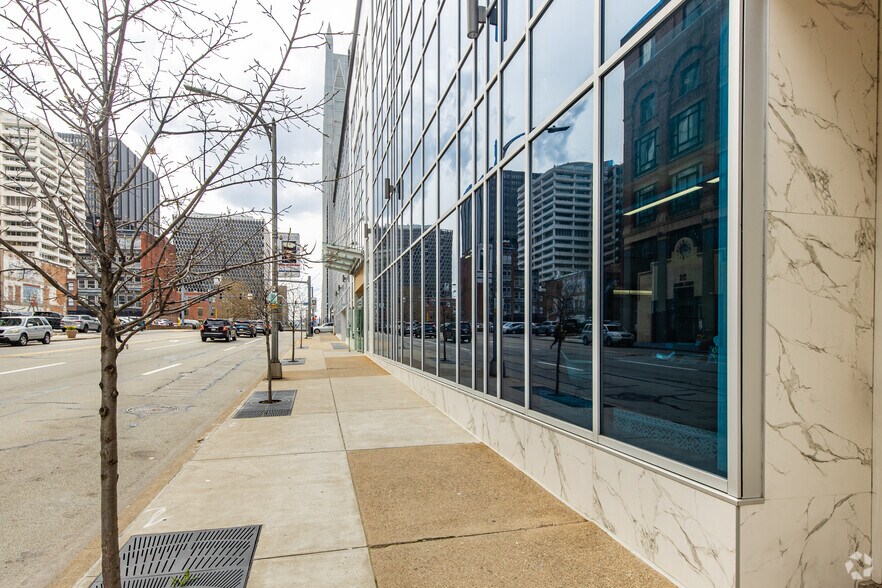225 Boulevard of the Allies, Pittsburgh, PA for lease - Building Photo - Image 3 of 6