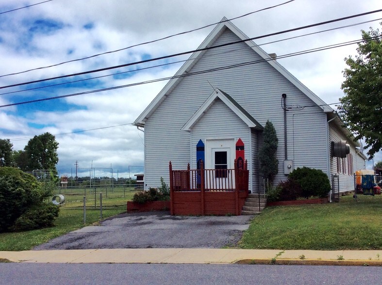 23 N 14th St, Catasauqua, PA 18032