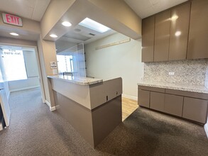 8053 W Oakland Park Blvd, Sunrise, FL for lease Interior Photo- Image 2 of 16