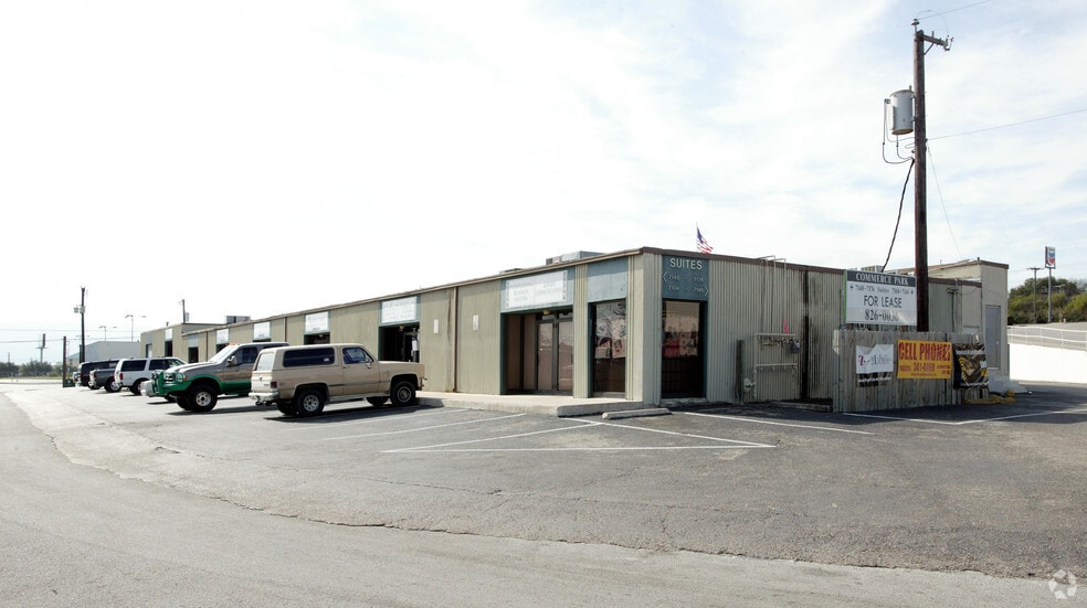 7102-7176 Oaklawn Dr, San Antonio, TX for lease - Building Photo - Image 2 of 9