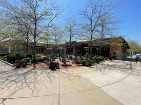 1044 N Western Ave, Lake Forest IL - Bar