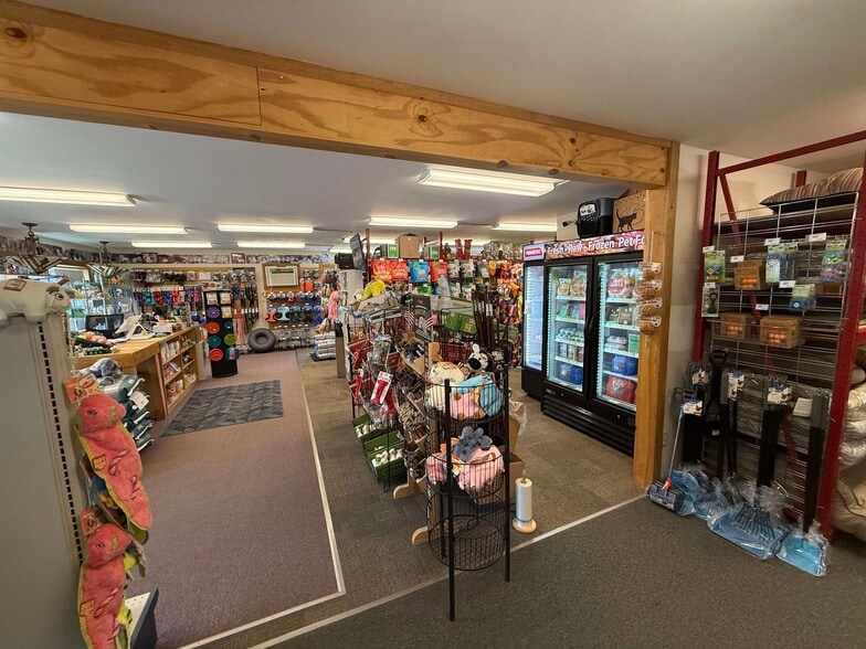 700 Route 4A West, Castleton, VT for sale - Interior Photo - Image 3 of 23