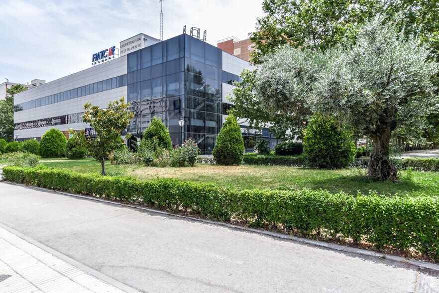 Retail in Alcorcón, Madrid for lease - Primary Photo - Image 1 of 7