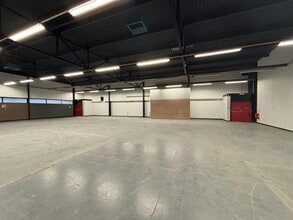 16 Macadam Pl, Irvine for lease Interior Photo- Image 2 of 4