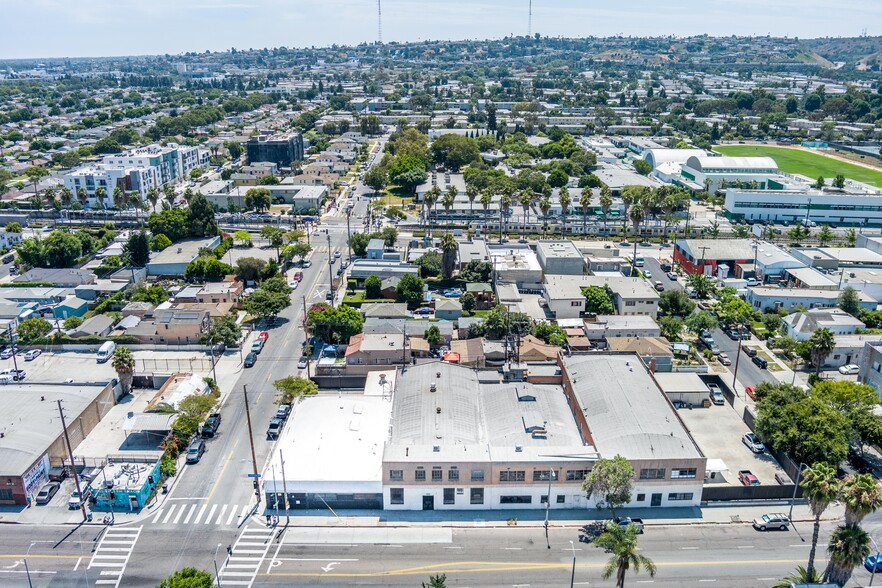 4606 W Jefferson Blvd, Los Angeles, CA for lease - Building Photo - Image 3 of 12