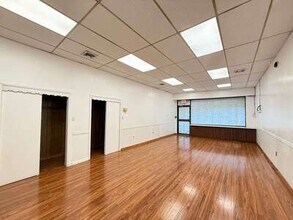 6938 Myrtle Ave, Glendale, NY for lease Interior Photo- Image 2 of 20