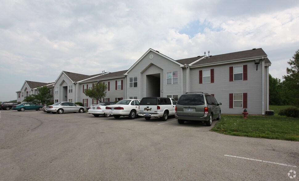 202 Sundance Dr, Paola, KS for sale - Primary Photo - Image 1 of 1