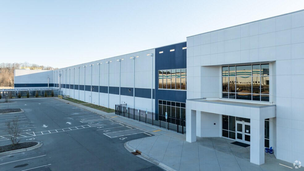 2020 Trivium Ct, Newton, NC for sale - Primary Photo - Image 1 of 1