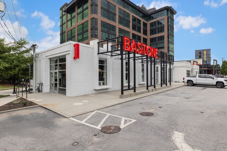 887-891 Howell Mill Rd NW, Atlanta, GA for lease - Building Photo - Image 1 of 12