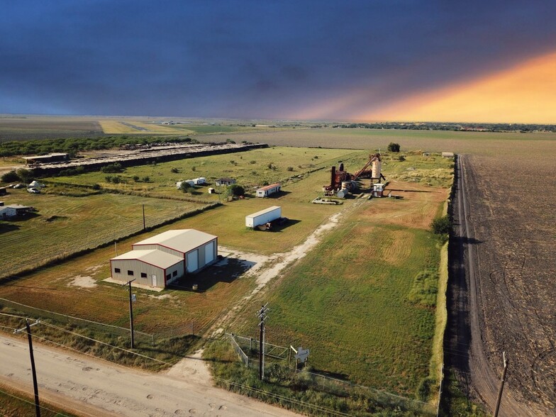 3960 County Road 36, Robstown, TX for sale - Building Photo - Image 1 of 28