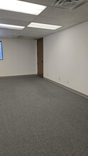 4015 Belt Line Rd, Addison, TX for lease Interior Photo- Image 2 of 5