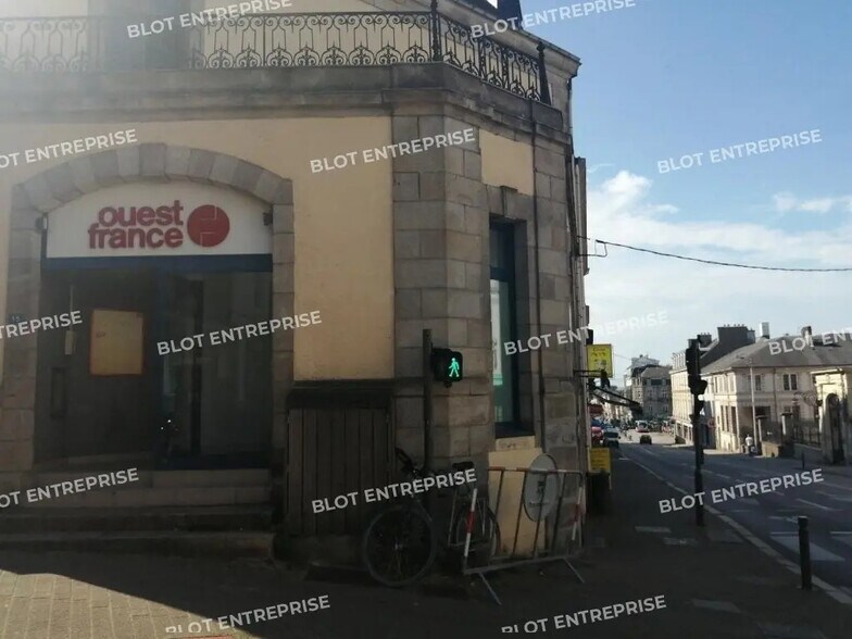 Office in Vannes for lease - Building Photo - Image 2 of 7