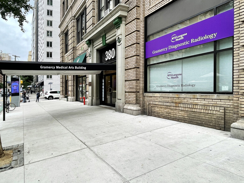 380 Second Ave, New York, NY for lease - Building Photo - Image 2 of 3