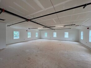 118 Portsmouth Ave, Stratham, NH for lease Interior Photo- Image 1 of 12