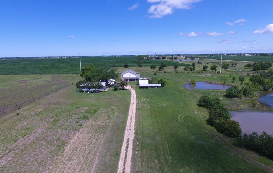 23555 US Highway 79, Taylor, TX 76574