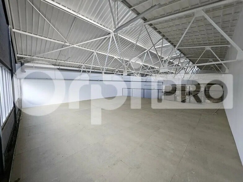 Flex in Reims for sale - Interior Photo - Image 3 of 4